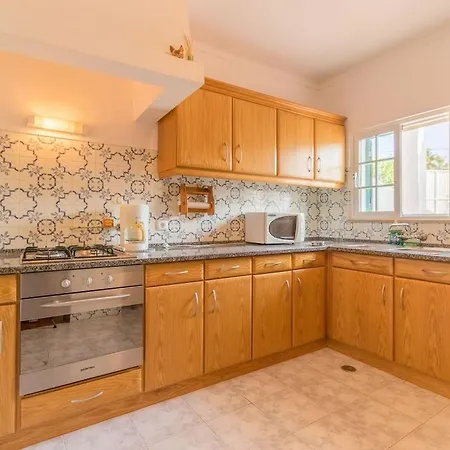 וילה In Carvoeiro With 2 Bedrooms And Private Pool - Short Walk To Local Restaurant *