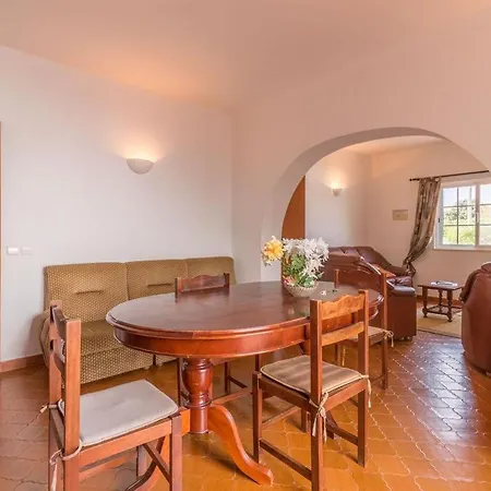 In Carvoeiro With 2 Bedrooms And Private Pool - Short Walk To Local Restaurant Villa Estômbar