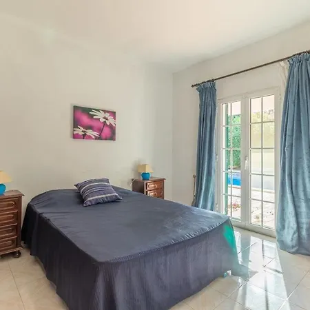 Villa In Carvoeiro With 2 Bedrooms And Private Pool - Short Walk To Local Restaurant *